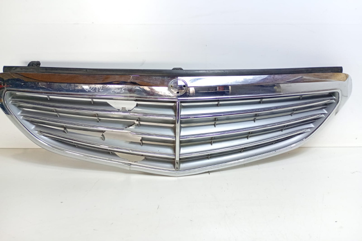 Grila radiator Cu defecte A2128801383 Mercedes-Benz E-Class W212 [facelift] [2013 - 2017]