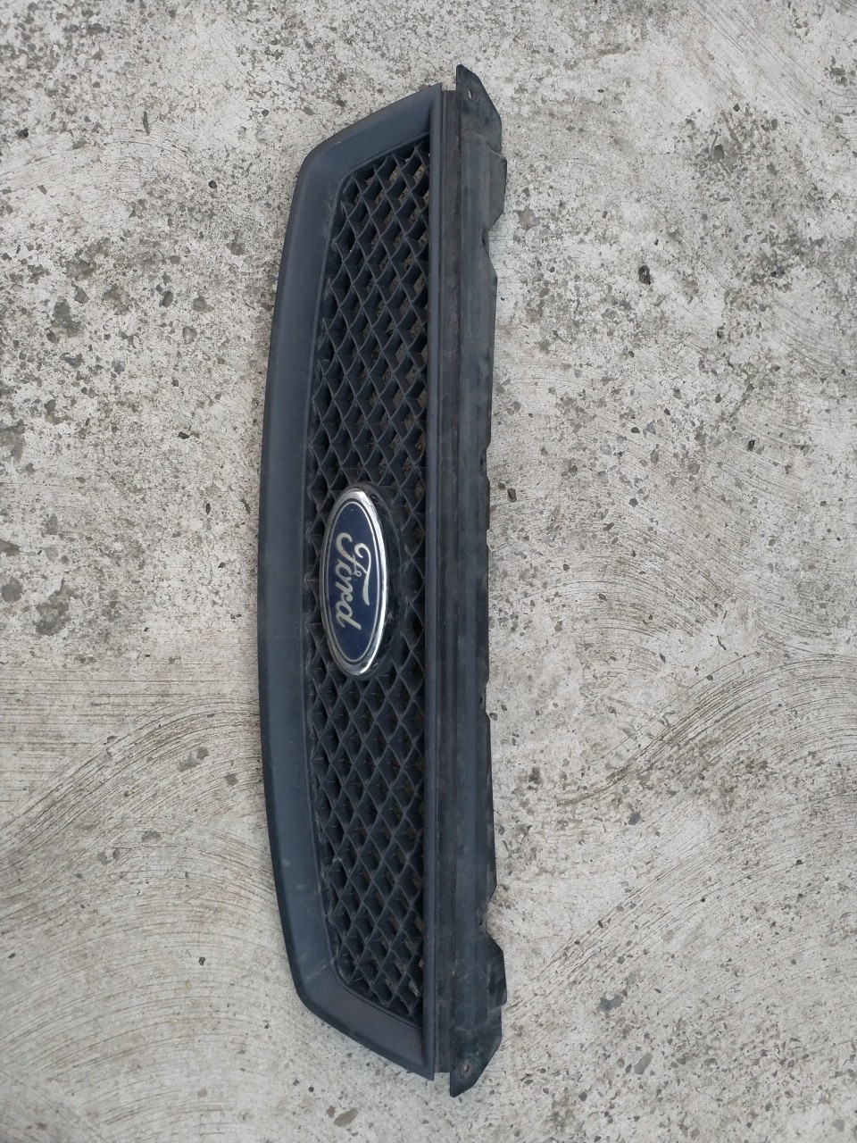 Grila radiator cu emblema  FORD FOCUS 2005-2008