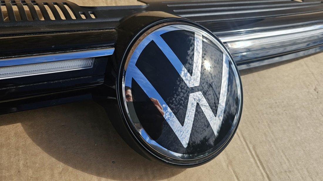 Grila radiator cu emblema NOUA VW Golf 8 GTI / GTD / R-Line 2020 2021 2022 2023