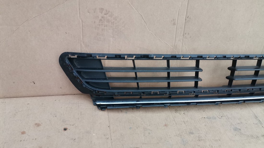 Grila radiator cu locas distronic VW Golf 7 VII (2014-2020) cod 5G0853677E