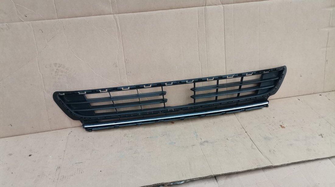 Grila radiator cu locas distronic VW Golf 7 VII (2014-2020) cod 5G0853677E