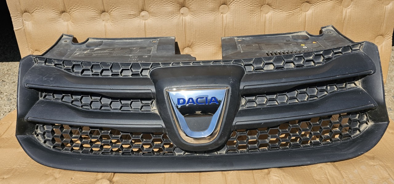 Grila radiator Dacia Logan 2 2013 2014 2015 2016