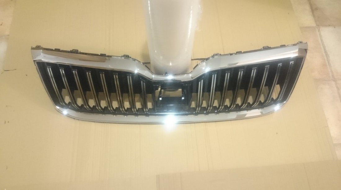 Grila radiator distronic Skoda Superb 3 Facelift 2019 cod 3V0853653G