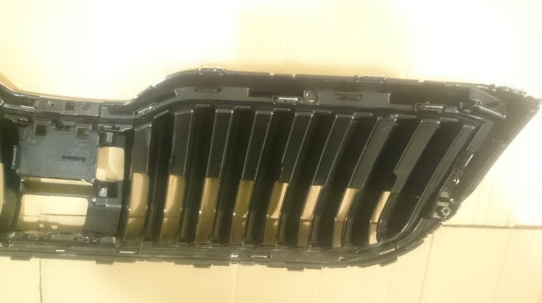 Grila radiator distronic Skoda Superb 3 Facelift 2019 cod 3V0853653G