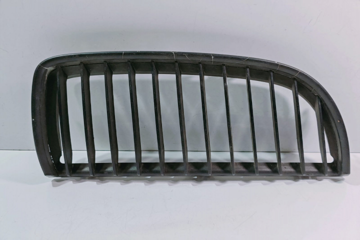 Grila radiator dreapta 22405910 BMW Seria 3 E90/E91/E92/E93 [2004 - 2010]