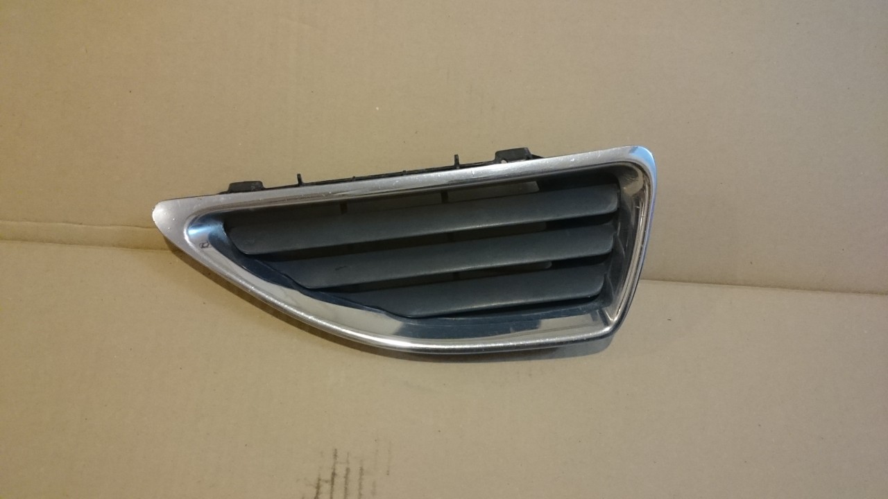 Grila radiator dreapta Renault Megane 1 (1999-2002) Fata Dreapta cod 7700428964