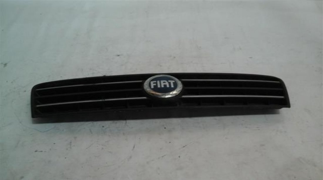 Grila radiator Fiat Punto An 2002 2003 2004 2005 2006 cod 46849441