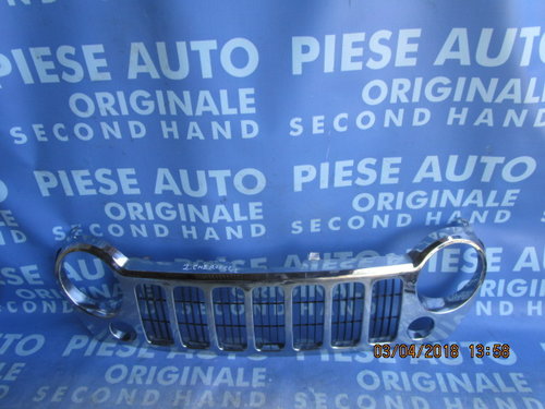 Grila radiator Jeep Cherokee ; 55156805AE (fisurata, urechi rupte)