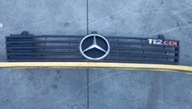 Grila radiator mercedes benz 1999 a6388880415