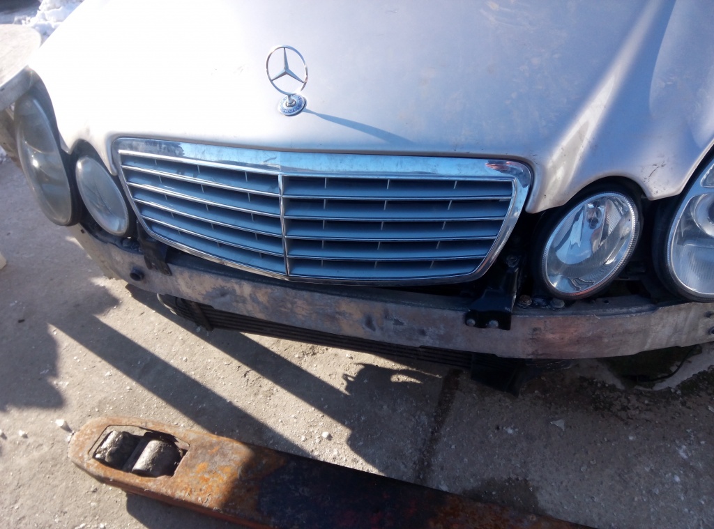 Grila radiator Mercedes E-class W211
