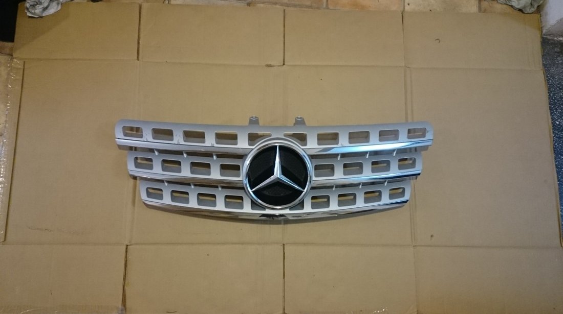 Grila radiator Mercedes ML W164 (2008-2011) cod A1648880923