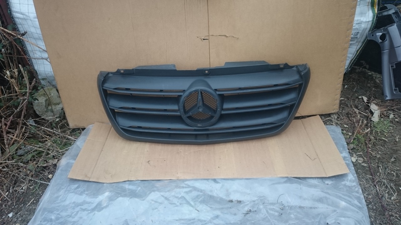 Grila radiator Mercedes Sprinter W910 (2