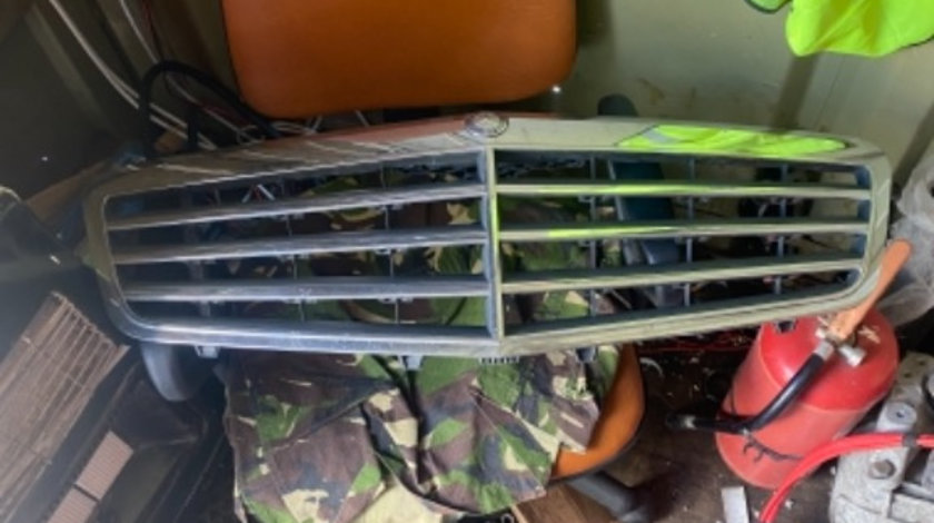 Grila radiator mercedes w212