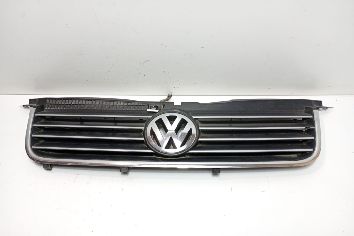 Grila radiator Mic defect 3B0853651K Volkswagen VW Passat B5.5 [facelift] [2000 - 2005]