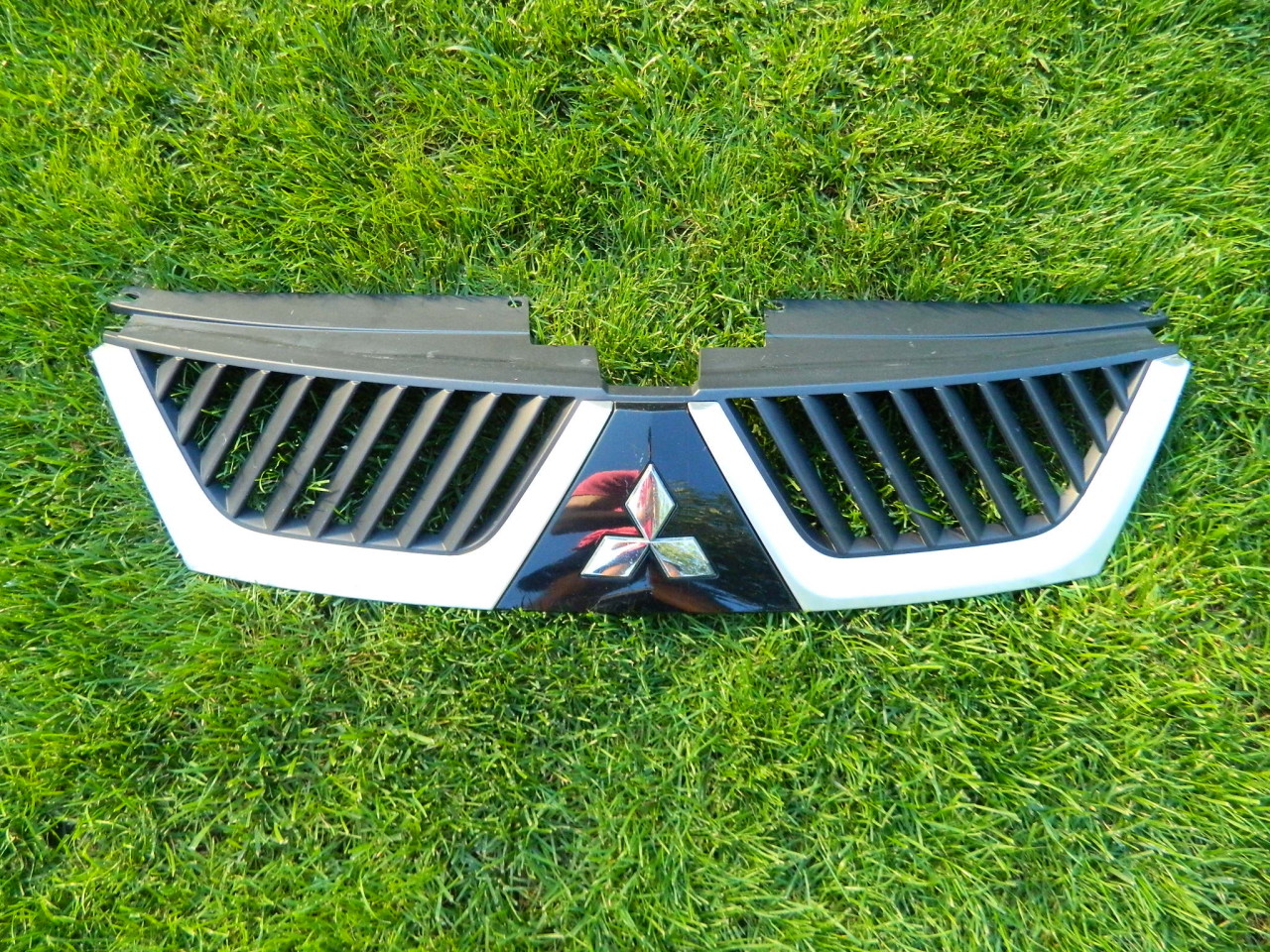 Grila radiator Mitsubishi Outlander An 2007-2009 cod 7450A037ZZ