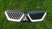 Grila radiator Mitsubishi Outlander model 2003-200...