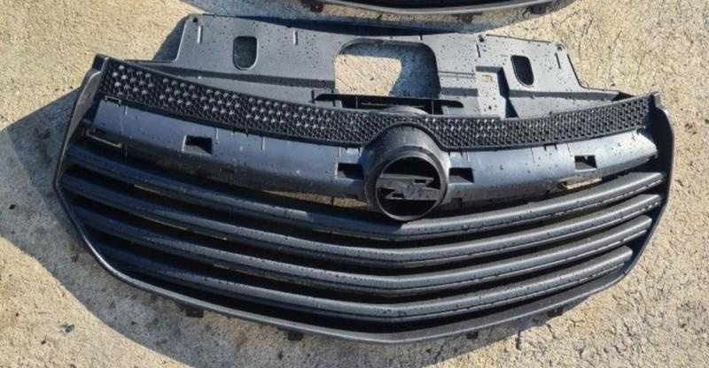 Grila radiator Opel Vivaro B 2014-2019 93868859