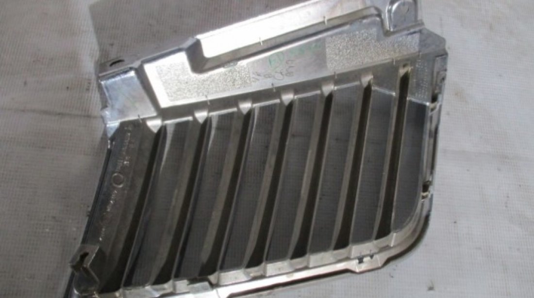 Grila radiator partea stanga Mitsubishi Outlander An 2006-2012 cod MN142329