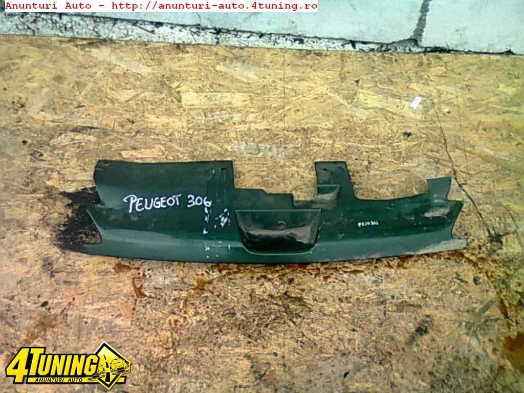 Grila radiator Peugeot 306