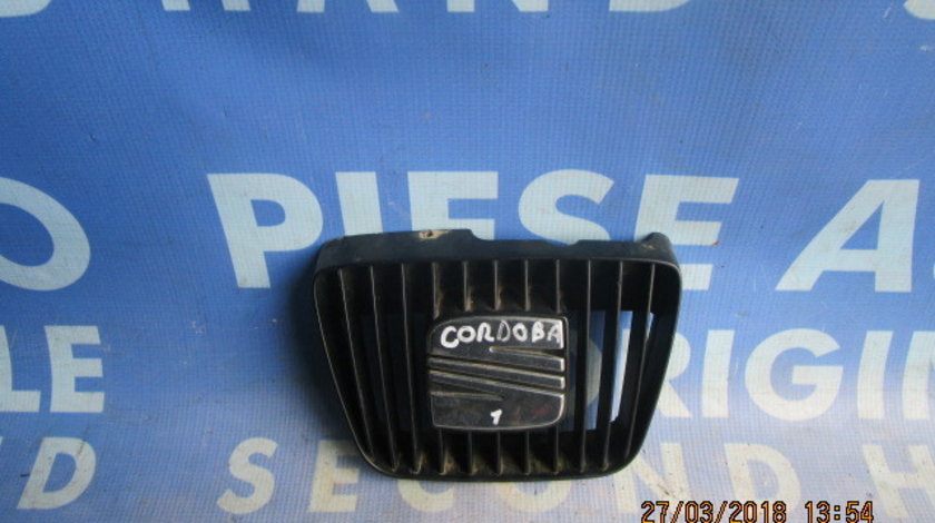 Grila radiator Seat Cordoba 2000; cod: 6K0853654