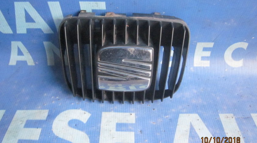 Grila radiator Seat Leon; 1M0853651F