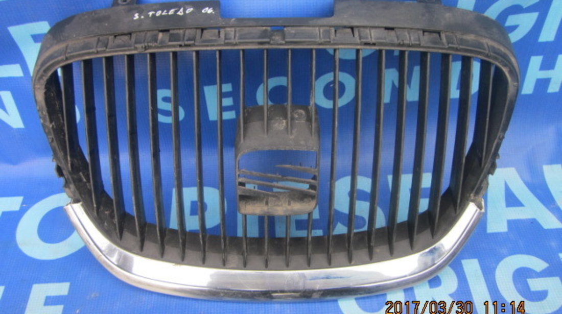 Grila radiator Seat Toledo (rama nichel defecta)