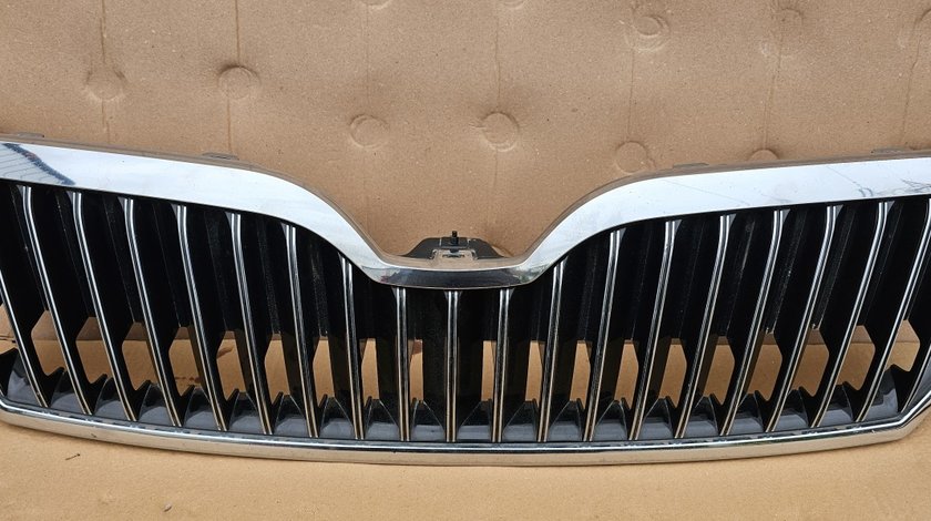 Grila radiator Skoda Superb 3 Facelift 2013 2014 2015