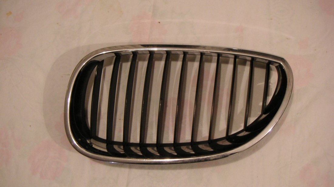 Grila radiator stanga BMW E60 (2004-2007)