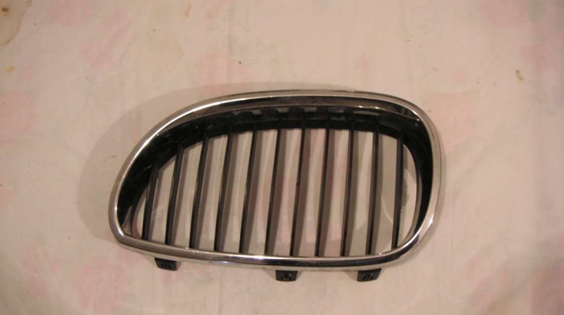 Grila radiator stanga BMW E60 (2004-2007)