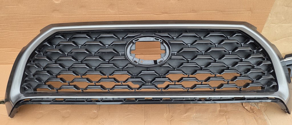 Grila radiator Toyota Corolla Cross 2023 2024 2025