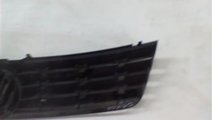 Grila radiator Volkswagen Passat model B6 An 1996-...