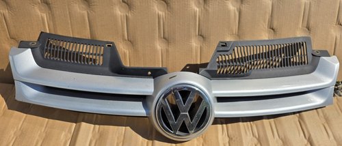 Grila radiator Vw Golf 5 2004 2005 2006 2007