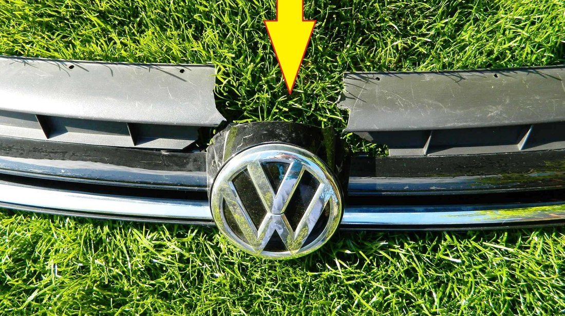 Grila radiator VW Golf 7 cod 5G0853653