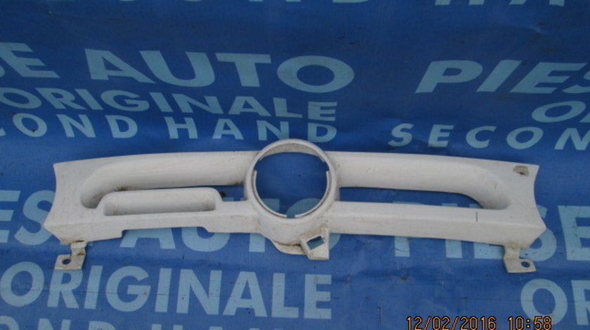 Grila radiator VW Golf lV