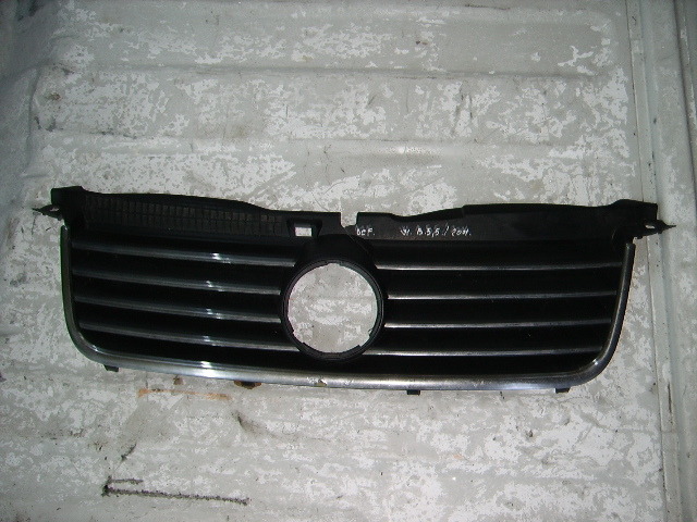 Grila radiator VW Passat B5 2001 (cu mici defecte)