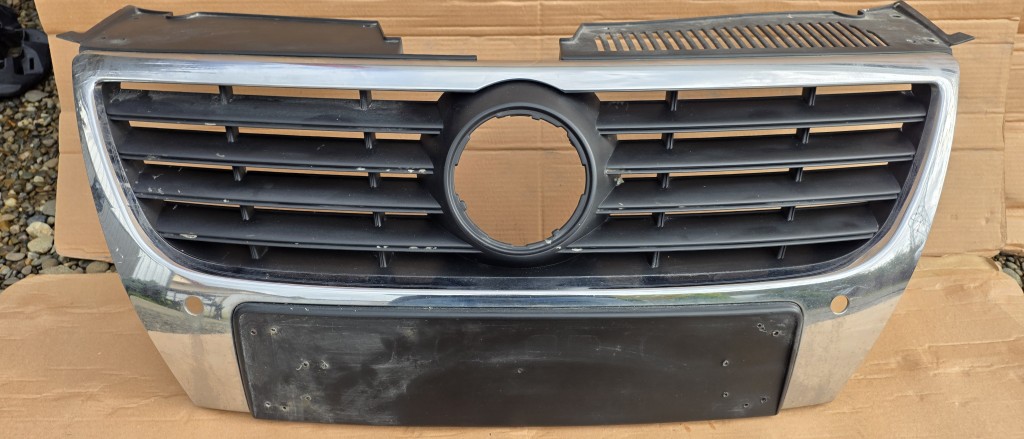 Grila radiator Vw Passat B6 2006 2007 2008 2009 2010