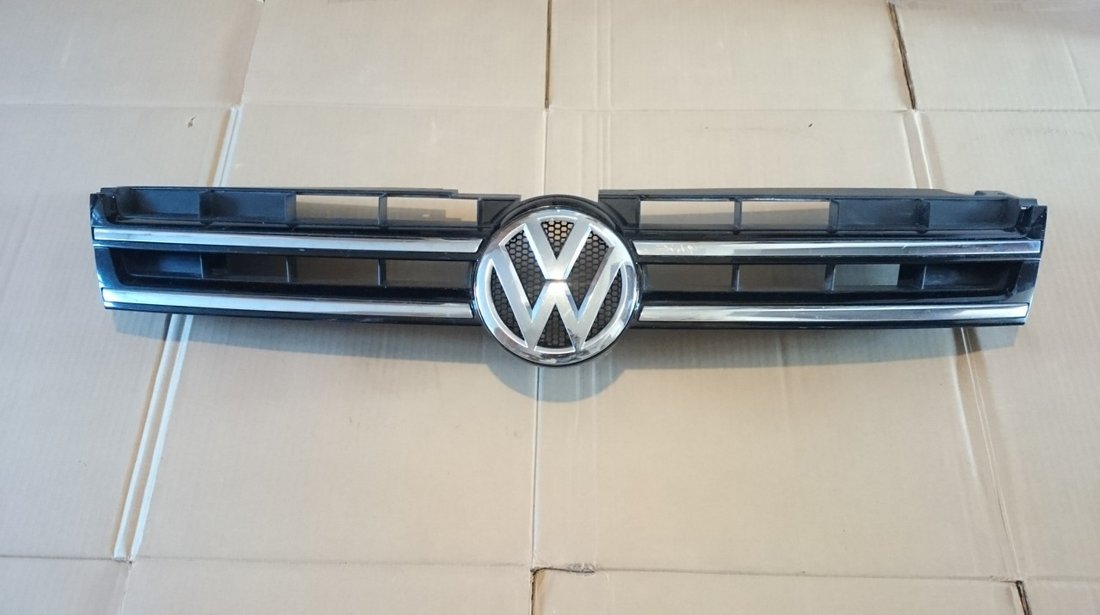 Grila radiator VW Touareg 7P (2010-2014) cod 7P6853651A