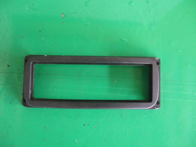 GRILA / RAMA CASETOFON JEEP GRAND CHEROKEE II FAB. 1998 - 2005 ⭐⭐⭐⭐⭐