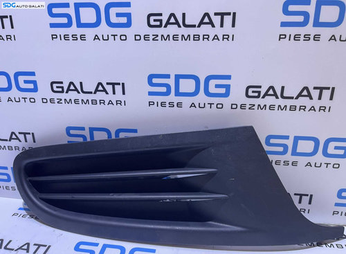 Grila Rama Ornament Capac Dreapta Spoiler Bara Fata Volkswagen Golf 6 2008 - 2014 Cod 5K0853666A