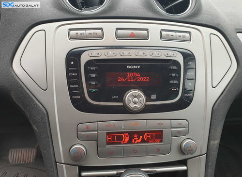 Grila Rama Ornament Central Radio CD Player Panou AC Climatronic Ford Mondeo Mk4 2007 - 2014