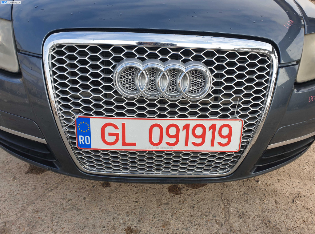 Grila si Emblema Cromata cu Imperfectiuni Audi A6 C6 NFL Non Facelift 2004 - 2008 [K1891]