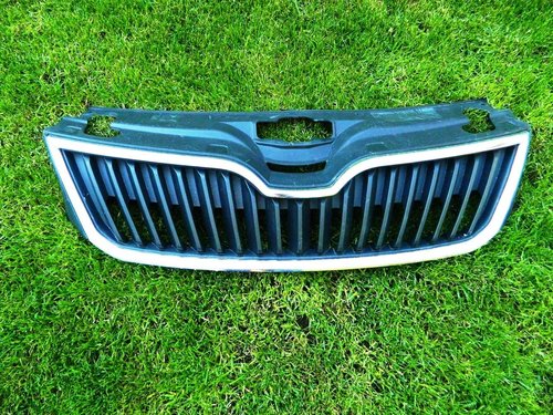 Grila Skoda Rapid cod 5JA853668
