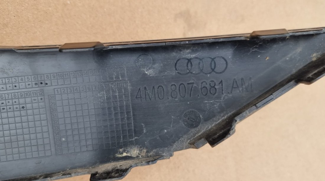 Grila stanga bara fata AUDI Q7 SQ7 4M Facelift 2020 2021 2022