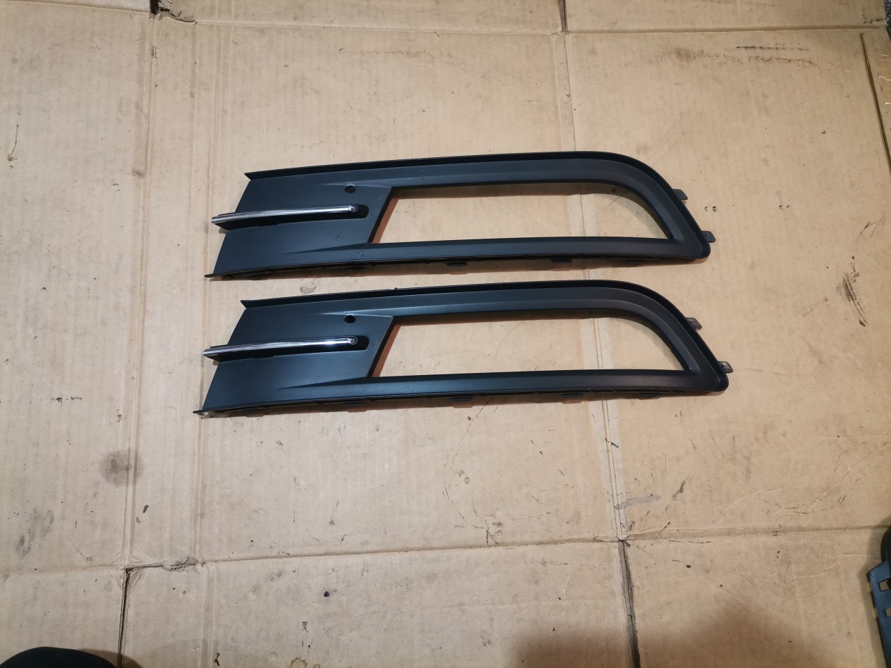 Grila stanga proiector VW Passat B8 (2014-2018) cod 3G0853665A / 3G0854661