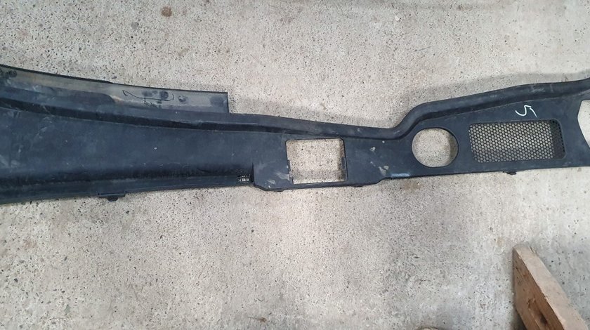 Grila stergatoare sub parbriz AUDI Q5 8R 2010 2011 2012 2013 2014 2015