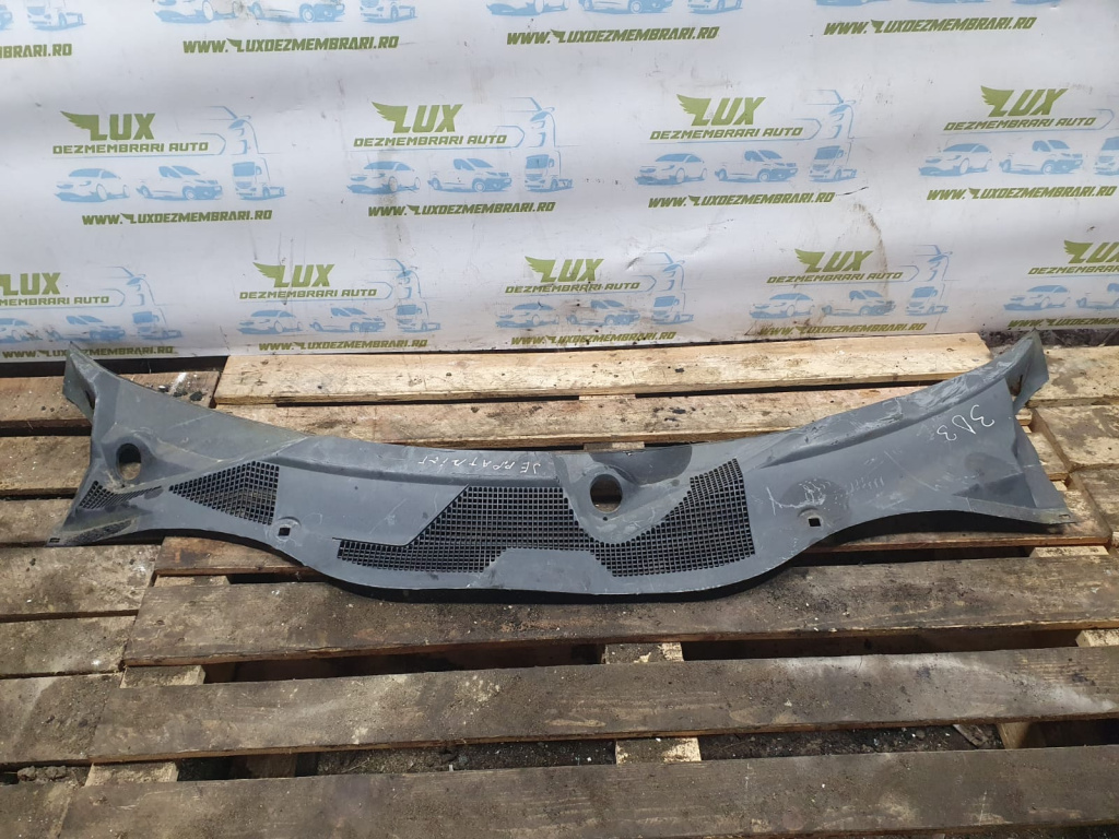 Grila stergator 04879447d Jeep Patriot [2007 - 2010]