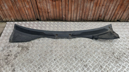 Grila stergator Audi Q7 4L 4.2 TDI 340cp / 250Wk cod motor CCF transmisie automata an 2014 cod 4L181...