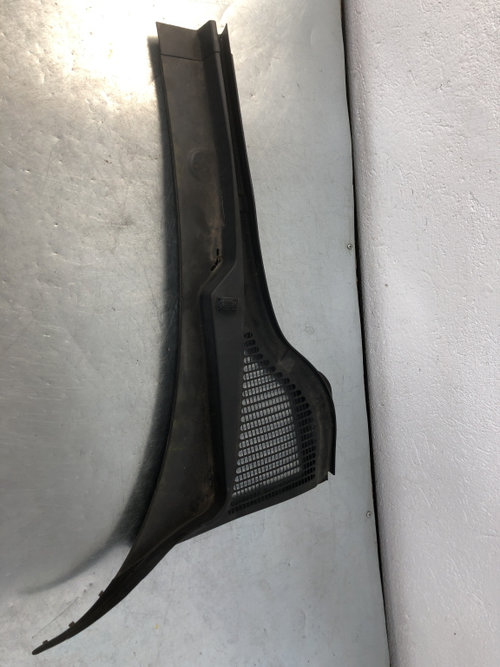 Grila stergator dreapta Skoda Octavia 3 Combi 1.6 TDI DSG 7 Automat, 105cp sedan 2014 (5E1819416A)