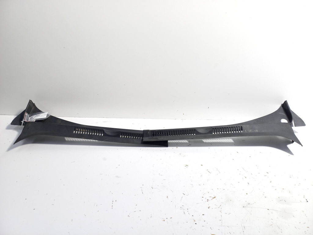 Grila stergator fata, cod 5M0819403B, VW Golf 5 Plus (5M1) (id:629044)