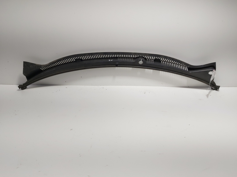 Grila stergator fata, VW Polo sedan (9N) (idi:625154)